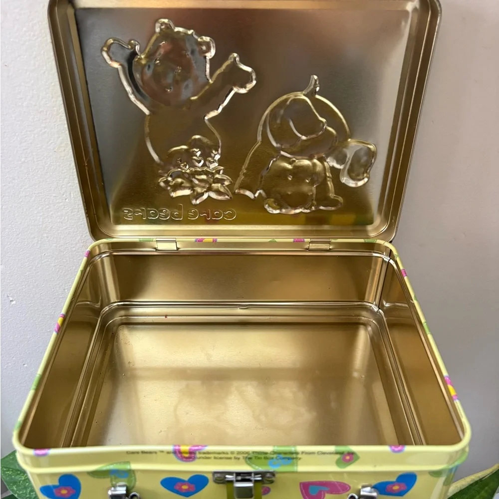 Care Bears 2006 Tin Box - Picture 9 of 9